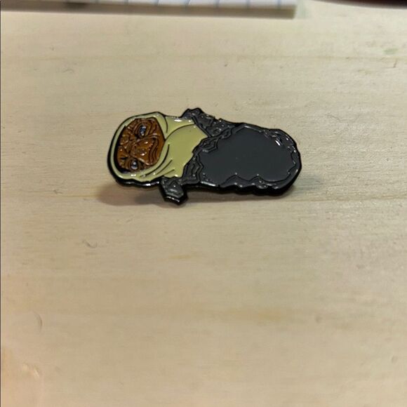 ET pin - Picture 1 of 3